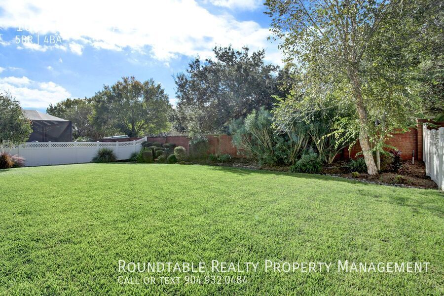 Gorgeous 5 bedroom/ 4 bathroom home in Durbin! property image