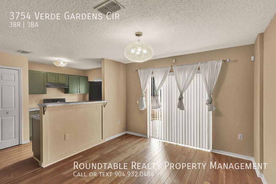 3 bedroom/ 2.5 bathroom townhome on the Northside! property image