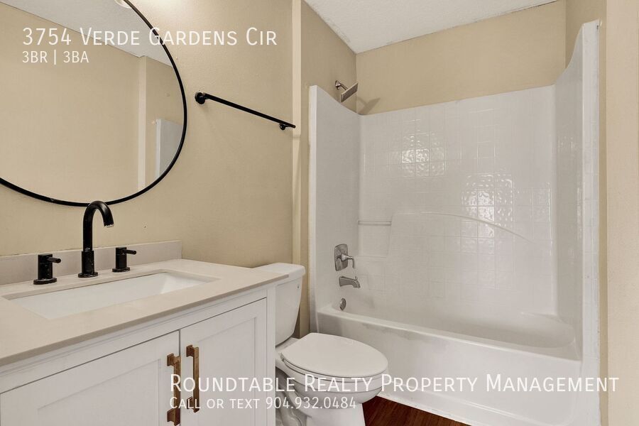 3 bedroom/ 2.5 bathroom townhome on the Northside! property image