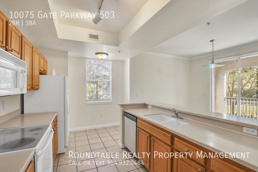 2 bedroom/ 2.5 bathroom condo next to St Johns Town center! property image