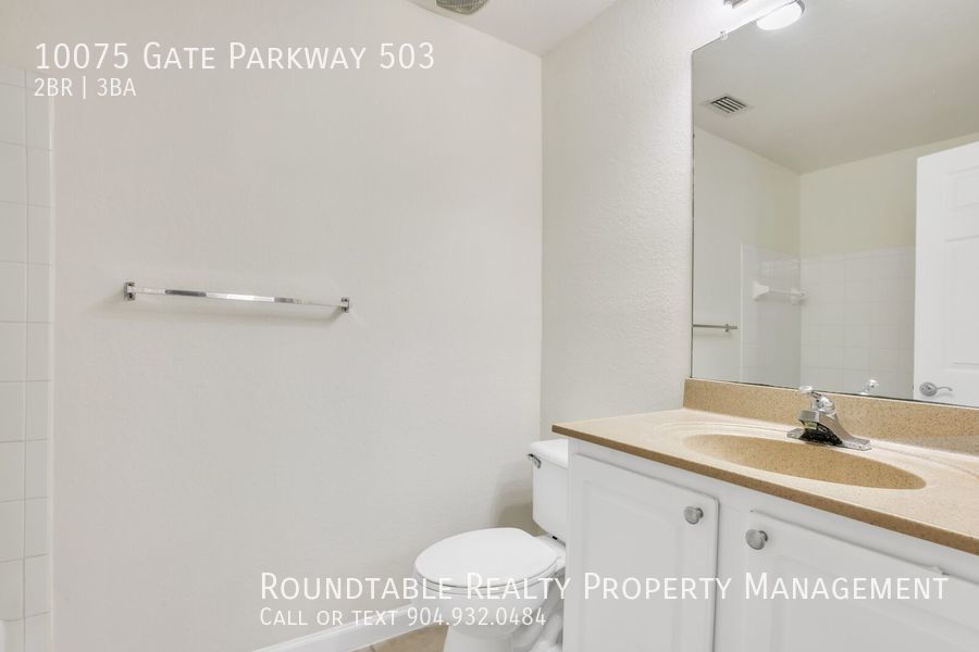 2 bedroom/ 2.5 bathroom condo next to St Johns Town center! property image