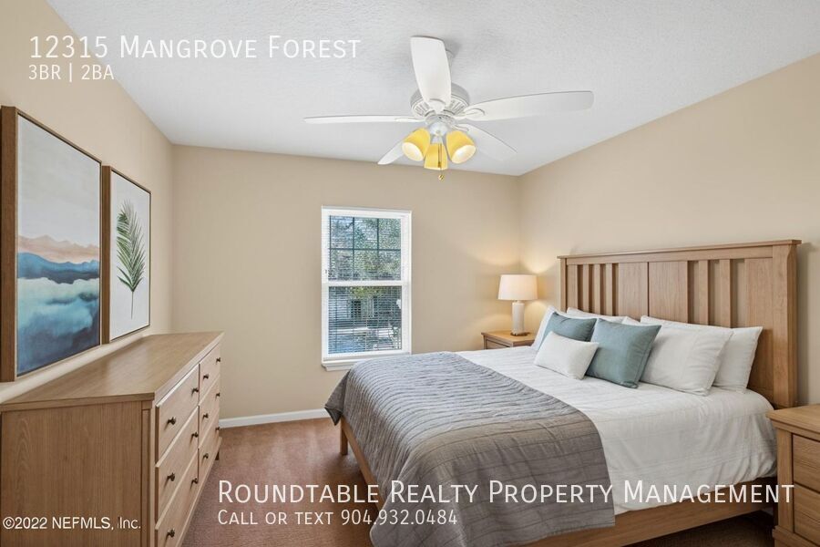 3 bedroom/ 2 bathroom townhome near the airport! property image