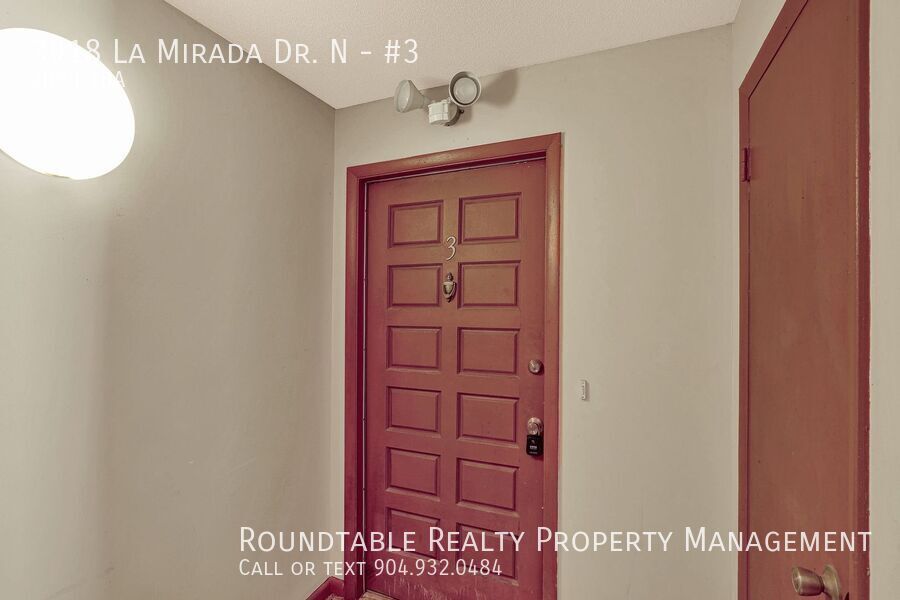 Move in ready 2 bedroom/ 1 bathroom condo! property image