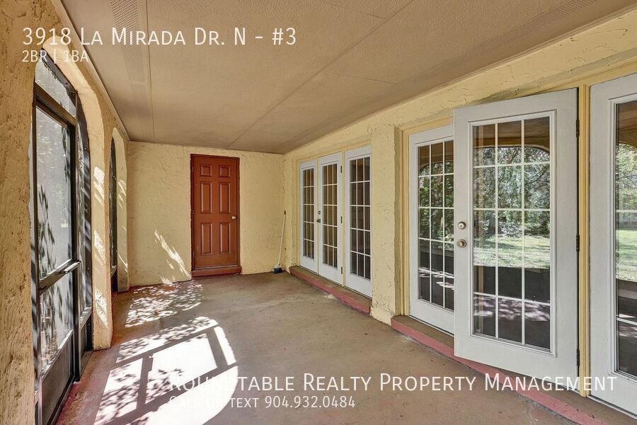 Move in ready 2 bedroom/ 1 bathroom condo! property image