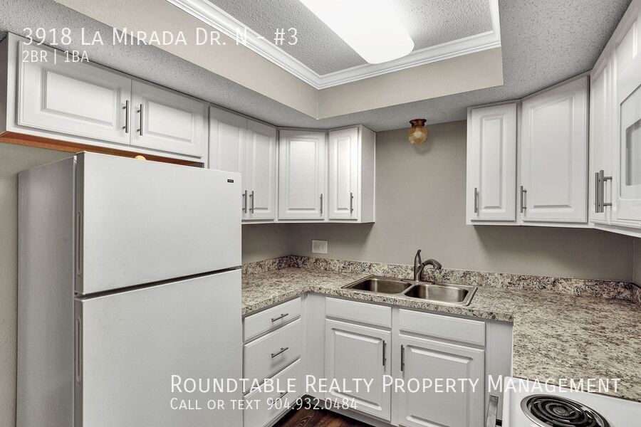 Move in ready 2 bedroom/ 1 bathroom condo! property image