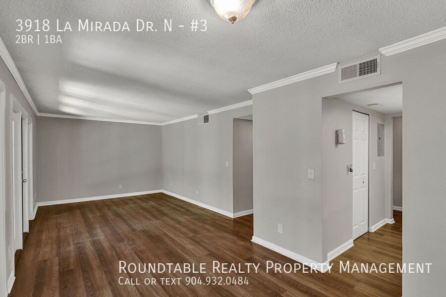 Move in ready 2 bedroom/ 1 bathroom condo! property image