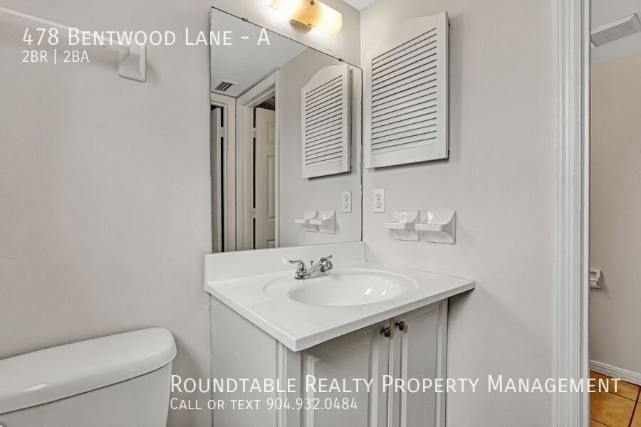 2 bedroom/ 1.5 bathroom apartment in Orange Park. Bottom floor! property image