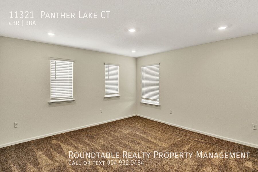 Like new 4 bedroom/ 3 bathroom home on the Westside property image