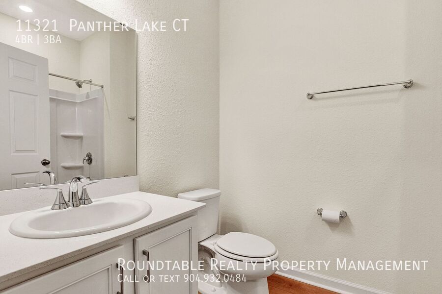 Like new 4 bedroom/ 3 bathroom home on the Westside property image