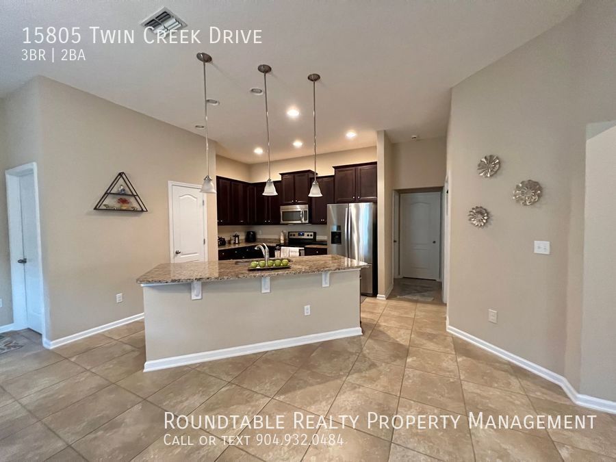 Beautiful 3 bedroom/ 2 bathroom home in Rivercity! property image