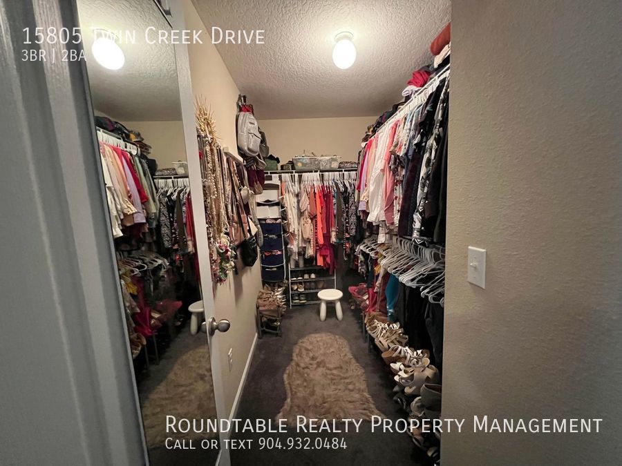 Beautiful 3 bedroom/ 2 bathroom home in Rivercity! property image